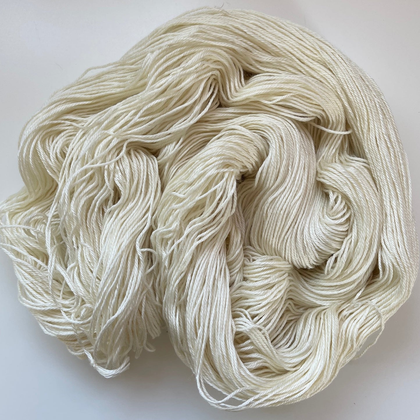 4-ply Luxury Merino - 75% merino wool/25% silk sw, 400 m (436 yds)